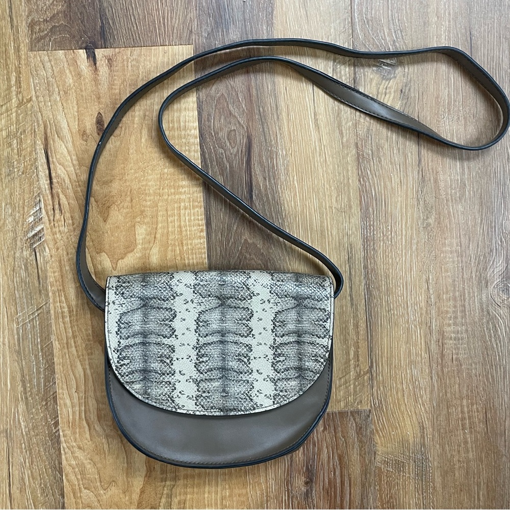 Street Level vegan leather faux snake skin crossbody bag EUC